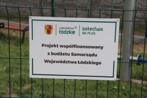 Zdjęcie Bogusławki Duże - ogrodzenie z logo projektu