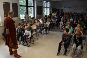 Koncerty edukacyjne z polską muzyką klasyczną w szkole w Pukininie